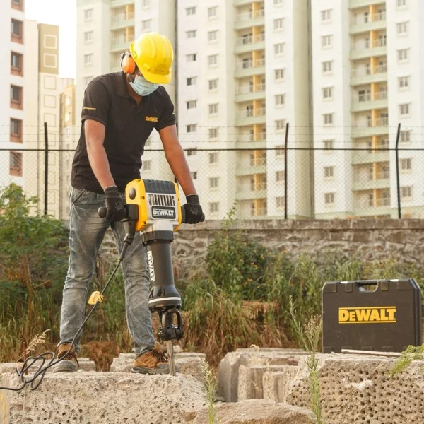 DEWALT D25981K-QS 2100W 30kg Demolition Breaker Supplier