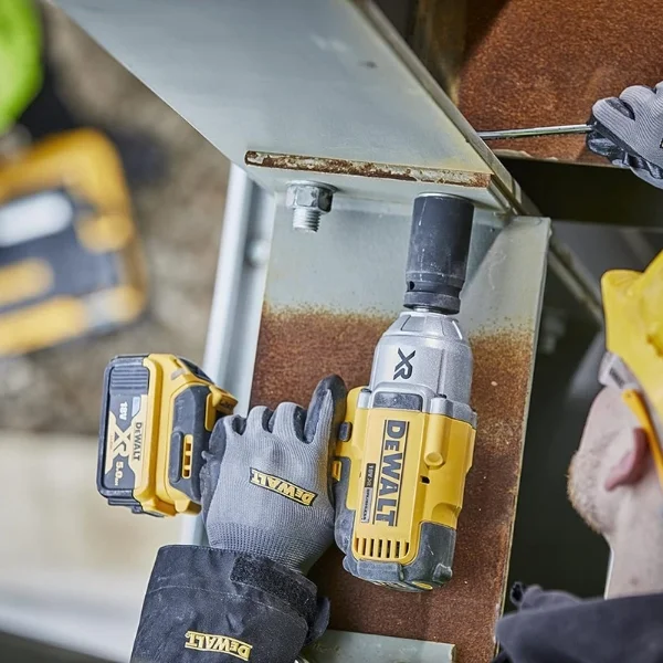 DEWALT DCF897N-XJ 18V 950Nm High Torque 3/4