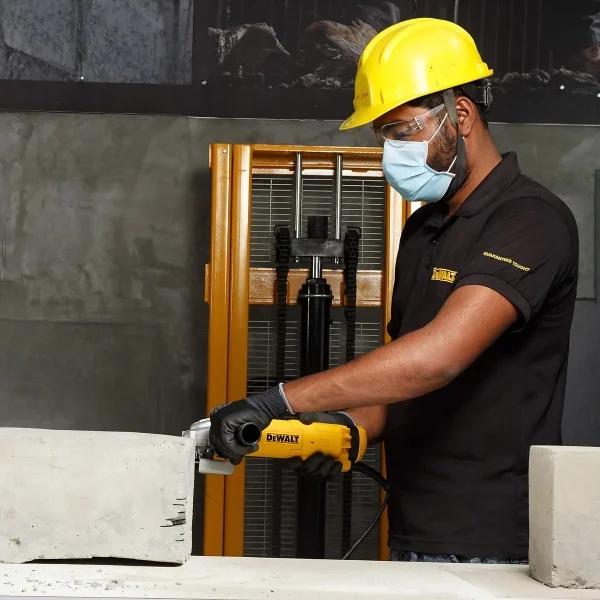 DeWalt DWE8300S-IN 1010W 100 mm Small Angle Grinder Supplier